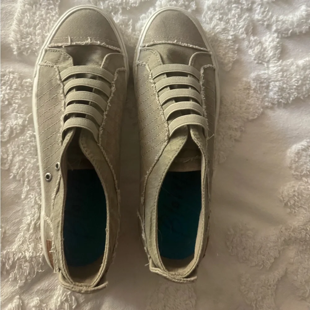 Blowfish Malibu Pull On Sneakers Shoes Cotton size 9 Frayed Edge Elastic Laces - Picture 5 of 8